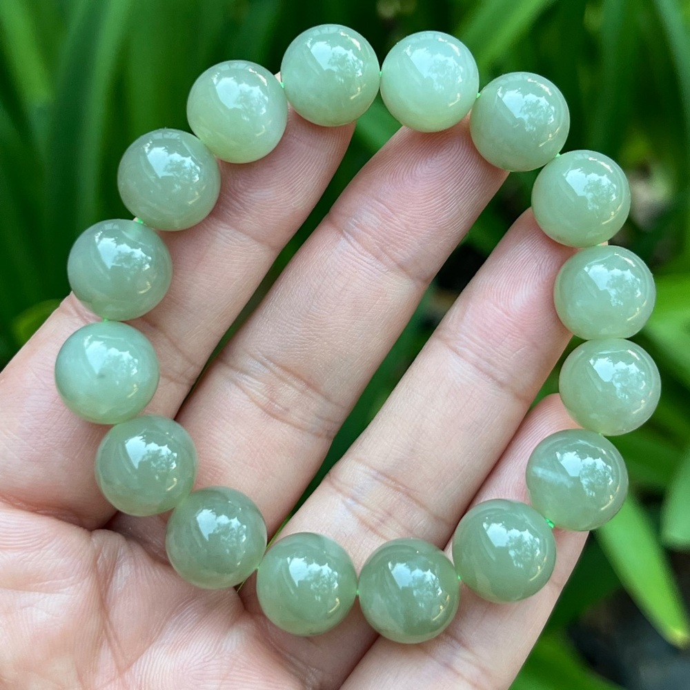 12mm stretchable glossy green jade bracelet 0112